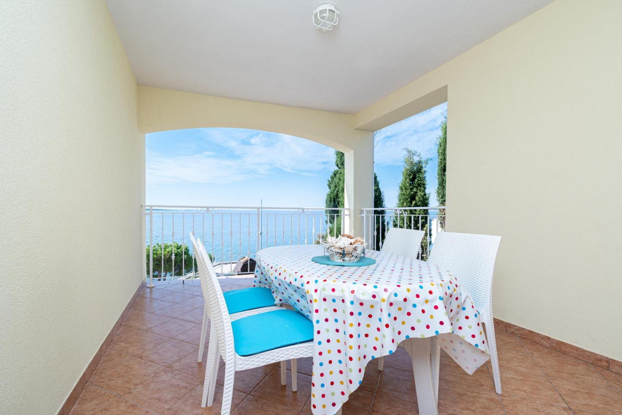 Apartments By The Sea Mandre, Pag - 4092 Kolan Buitenkant foto