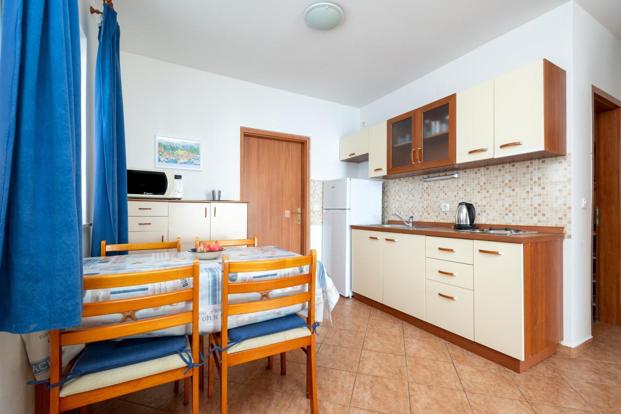 Apartments By The Sea Mandre, Pag - 4092 Kolan Buitenkant foto
