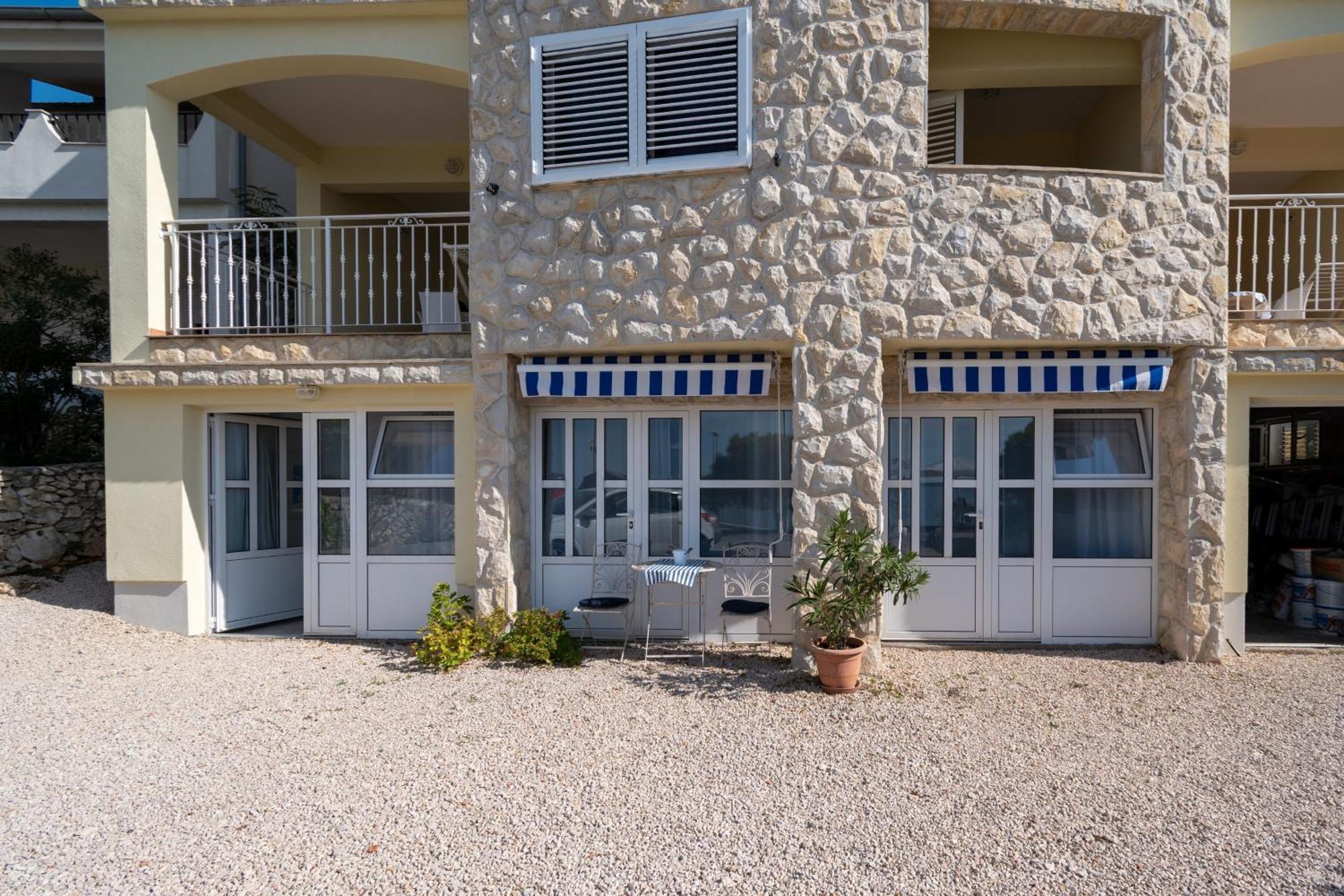 Apartments By The Sea Mandre, Pag - 4092 Kolan Buitenkant foto